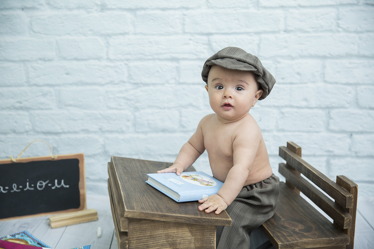 O ensaio de 6 meses do Caleb começou no estúdio com o cenário junino e terminou com um super passeio de balão foi uma delicia de sessão