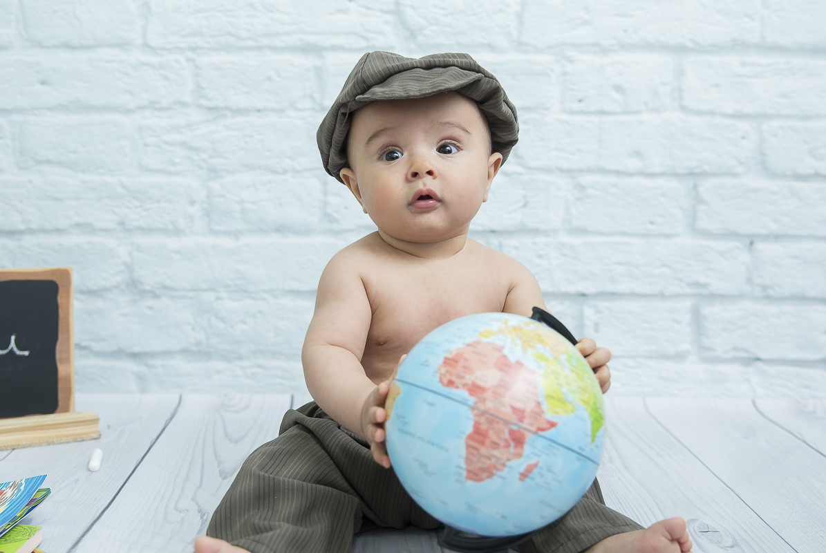 O ensaio de 6 meses do Caleb começou no estúdio com o cenário junino e terminou com um super passeio de balão foi uma delicia de sessão