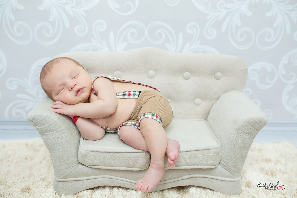 Ensaio Newborn Benjamim, sessão recém nascido, papai e mamãe irmãozinho, vovós familia