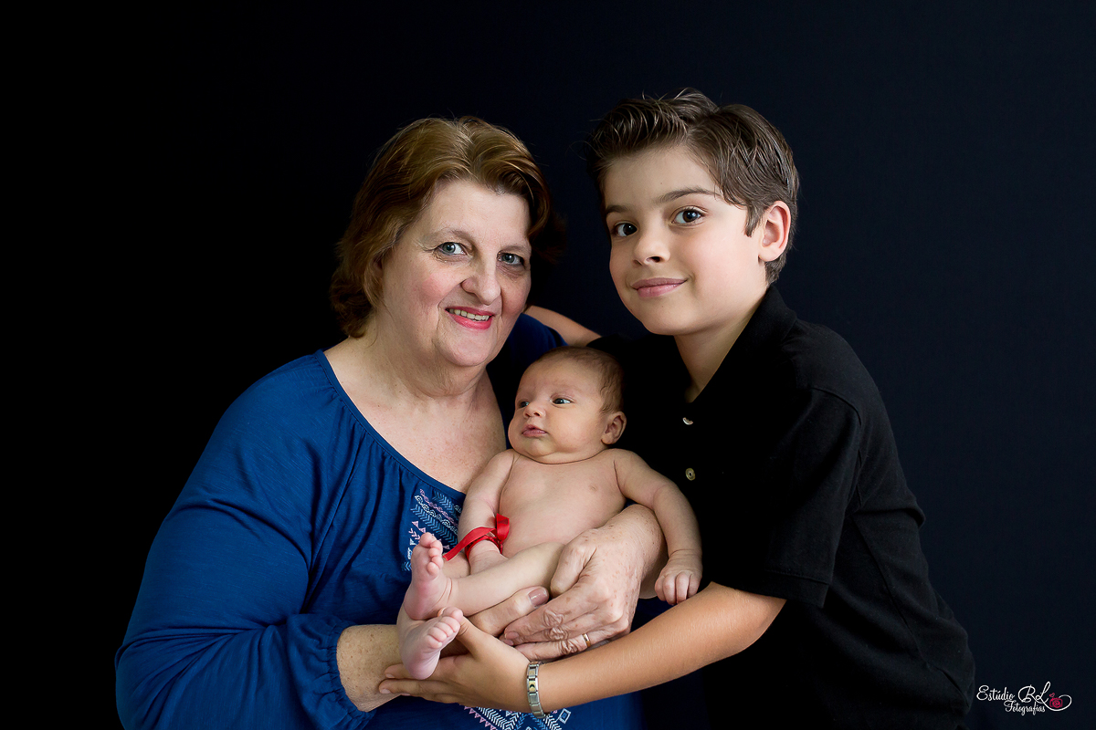 Ensaio Newborn Benjamim, sessão recém nascido, papai e mamãe irmãozinho, vovós familia
