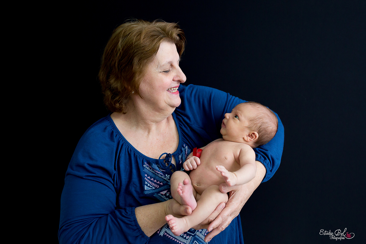 Ensaio Newborn Benjamim, sessão recém nascido, papai e mamãe irmãozinho, vovós familia