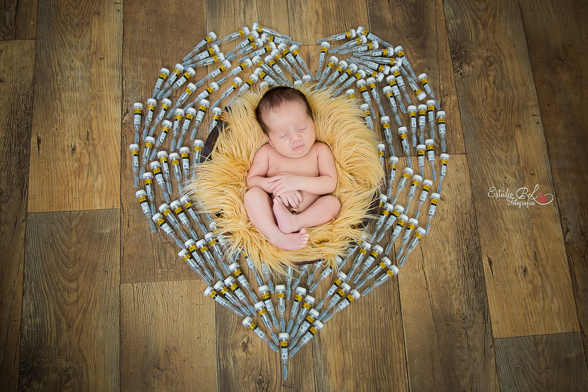 Cada injeçãozinha que a mamãe aplicou, agora está nesta foto para celebrar a vida do Lucas!