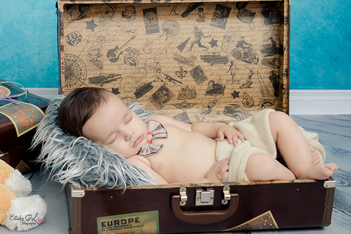 Este boneco em forma de pessoinha é o Pedro com 5 meses