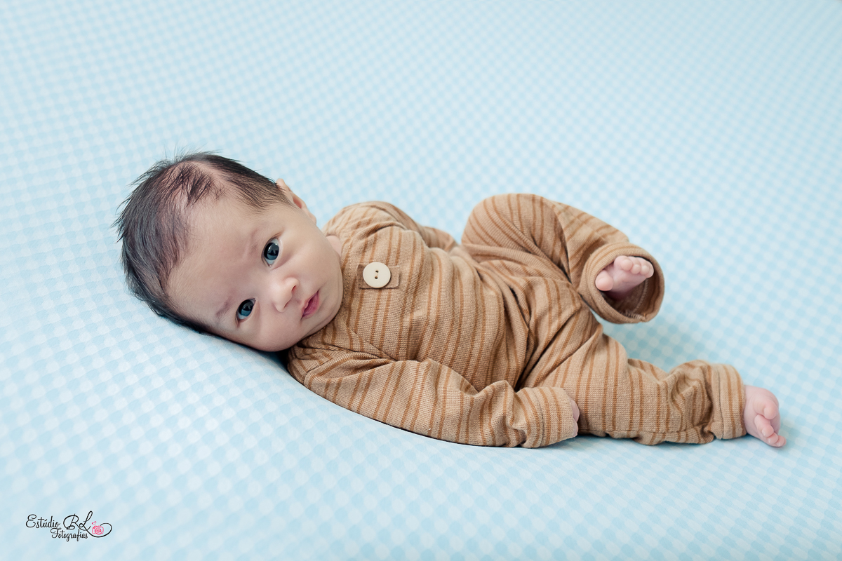 Agora vocês vão poder acompanhar o crescimento do Samuel por aqui…  Nestas fotos ele estava com 2 meses de vida