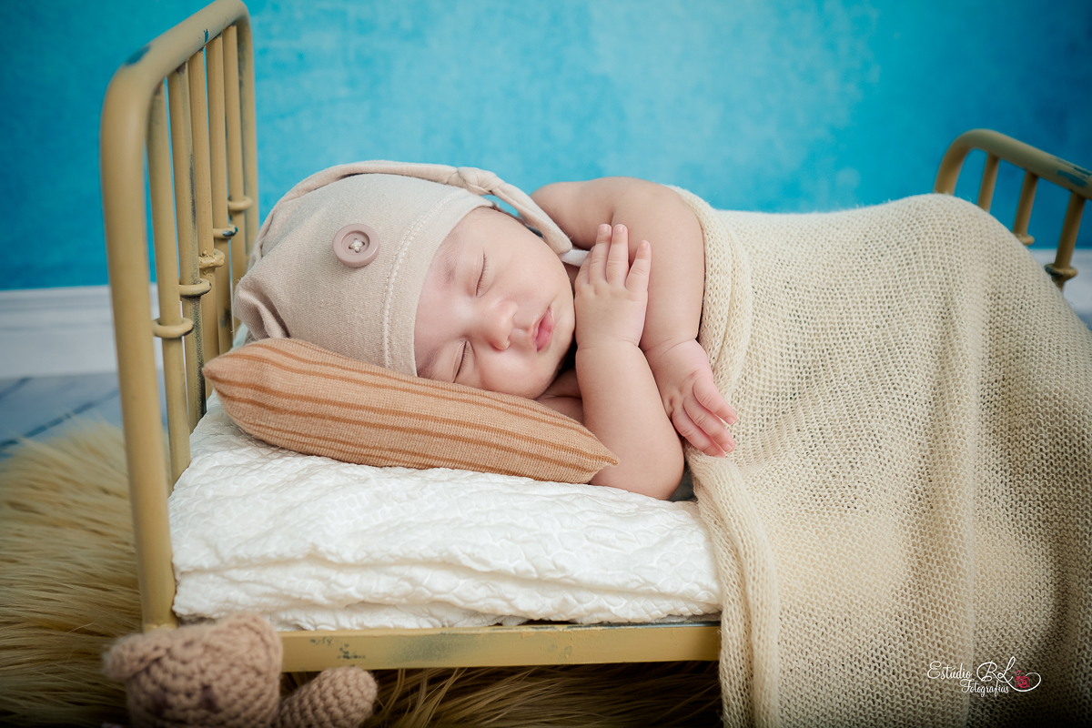 Agora vocês vão poder acompanhar o crescimento do Samuel por aqui…  Nestas fotos ele estava com 2 meses de vida