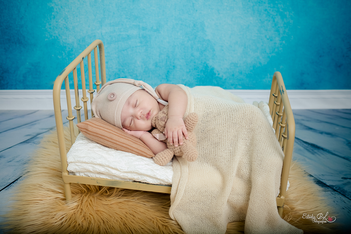 Agora vocês vão poder acompanhar o crescimento do Samuel por aqui…  Nestas fotos ele estava com 2 meses de vida