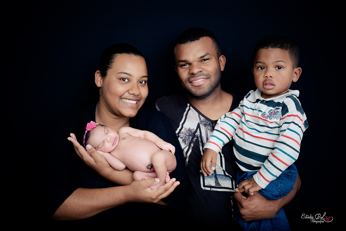 ensaio newborn Lorena 9 dias foto em familia