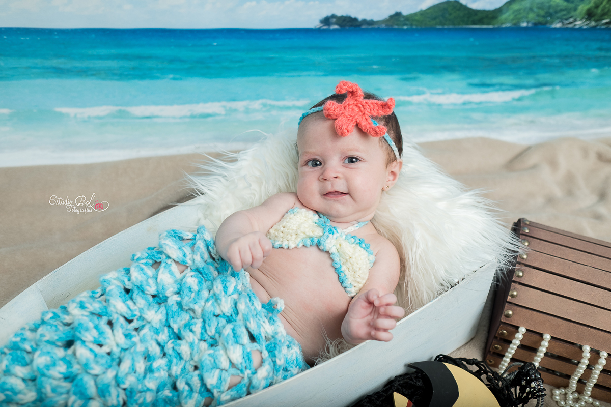 Helena 3 meses sereia linda