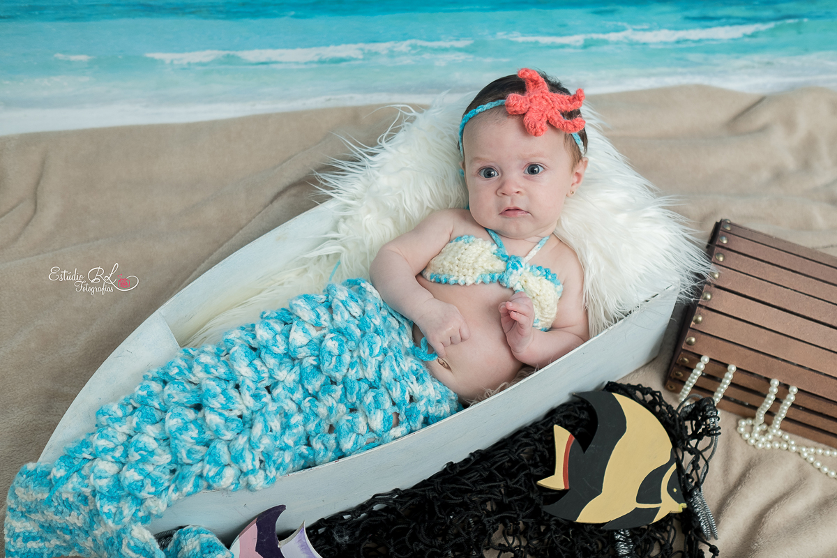 Helena 3 meses sereia linda