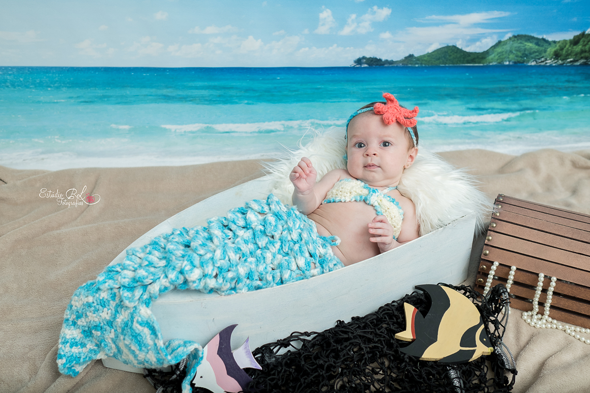 Helena 3 meses sereia linda