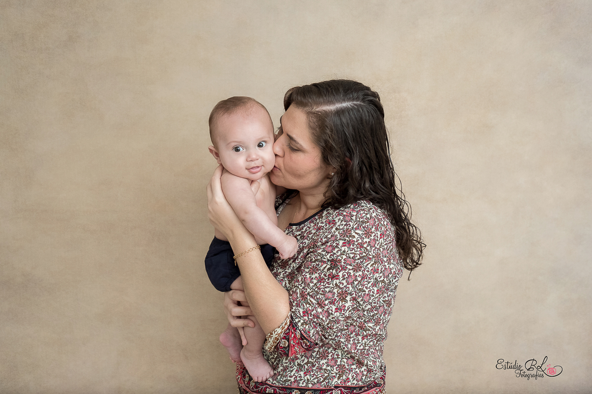 O gatinho Guilherme, está com 3 meses de pura fofura