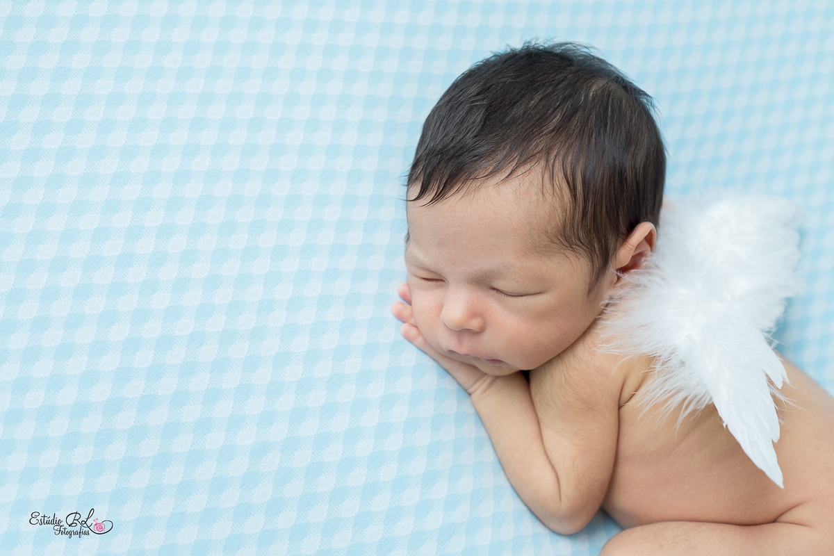 Ensaio newborn do Heitor, de apenas 9 dias anjinho lindo