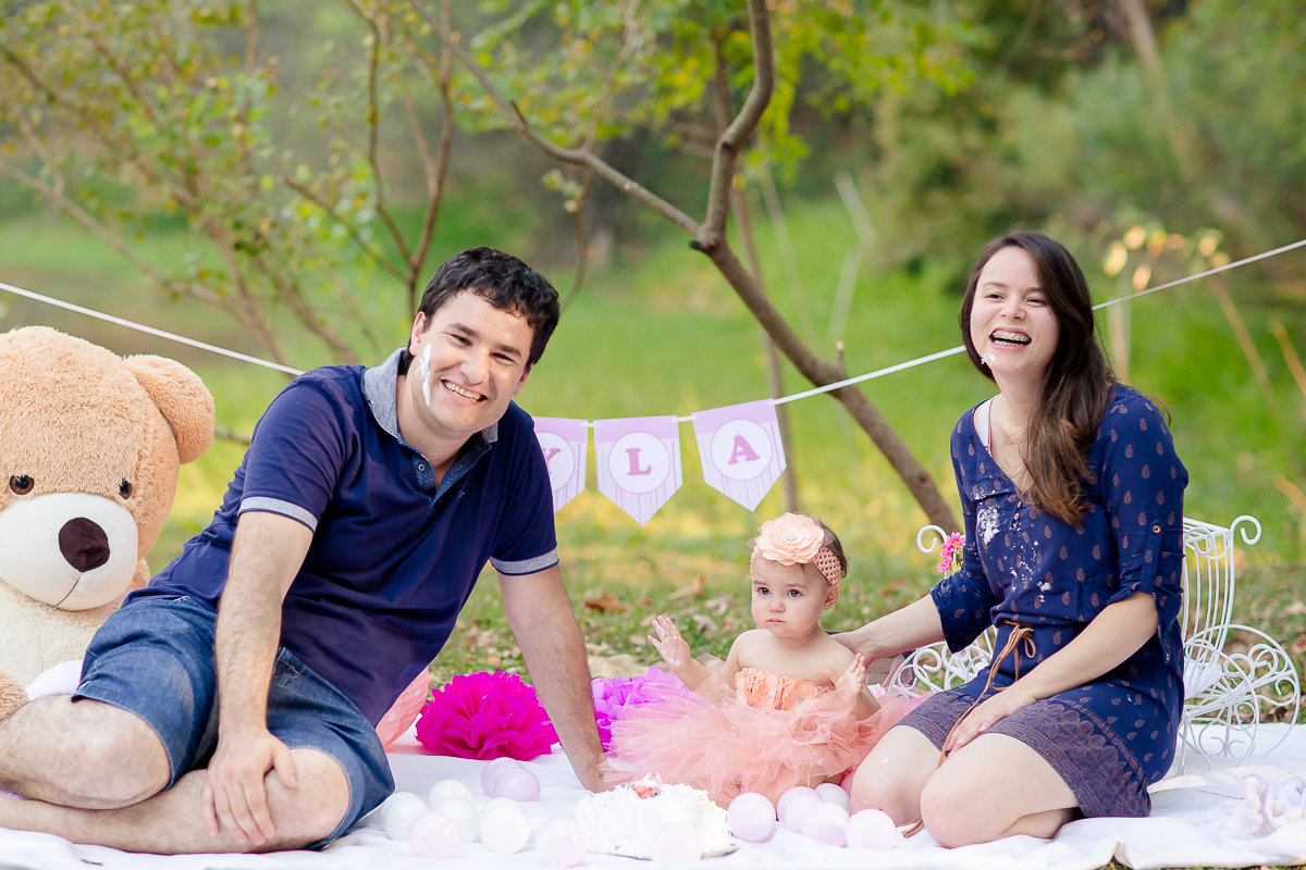 A princesinha Ayla completou seu primeiro aninho.  Então nada melhor que o ensaio Smash the Cake para comemorar.