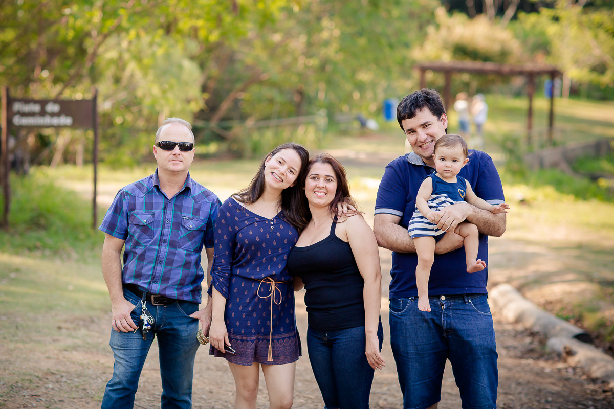 A princesinha Ayla completou seu primeiro aninho.  Então nada melhor que o ensaio Smash the Cake para comemorar.