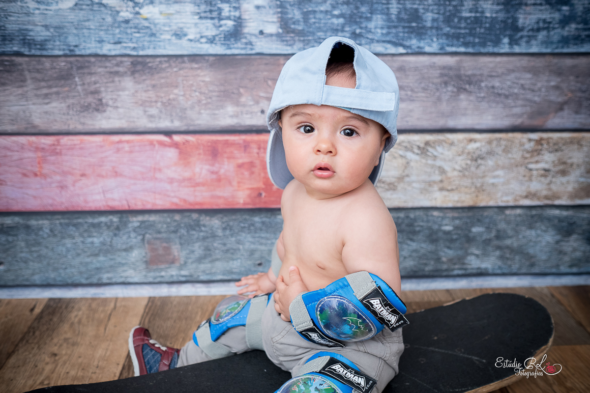 Caleb arrasou na sua sessão de 9 meses, foi super radical passeando de skate 