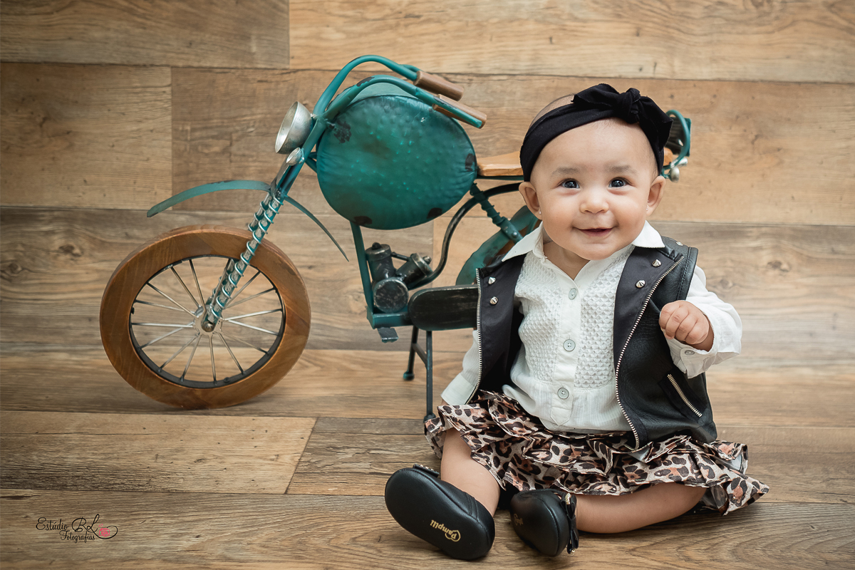 Pensem em um sorriso contagiante? Sim, o da Manu em seu ensaio de acompanhamento de 6 meses!

Ela continua ficando a cada dia mais linda, uma fofura de bebê    