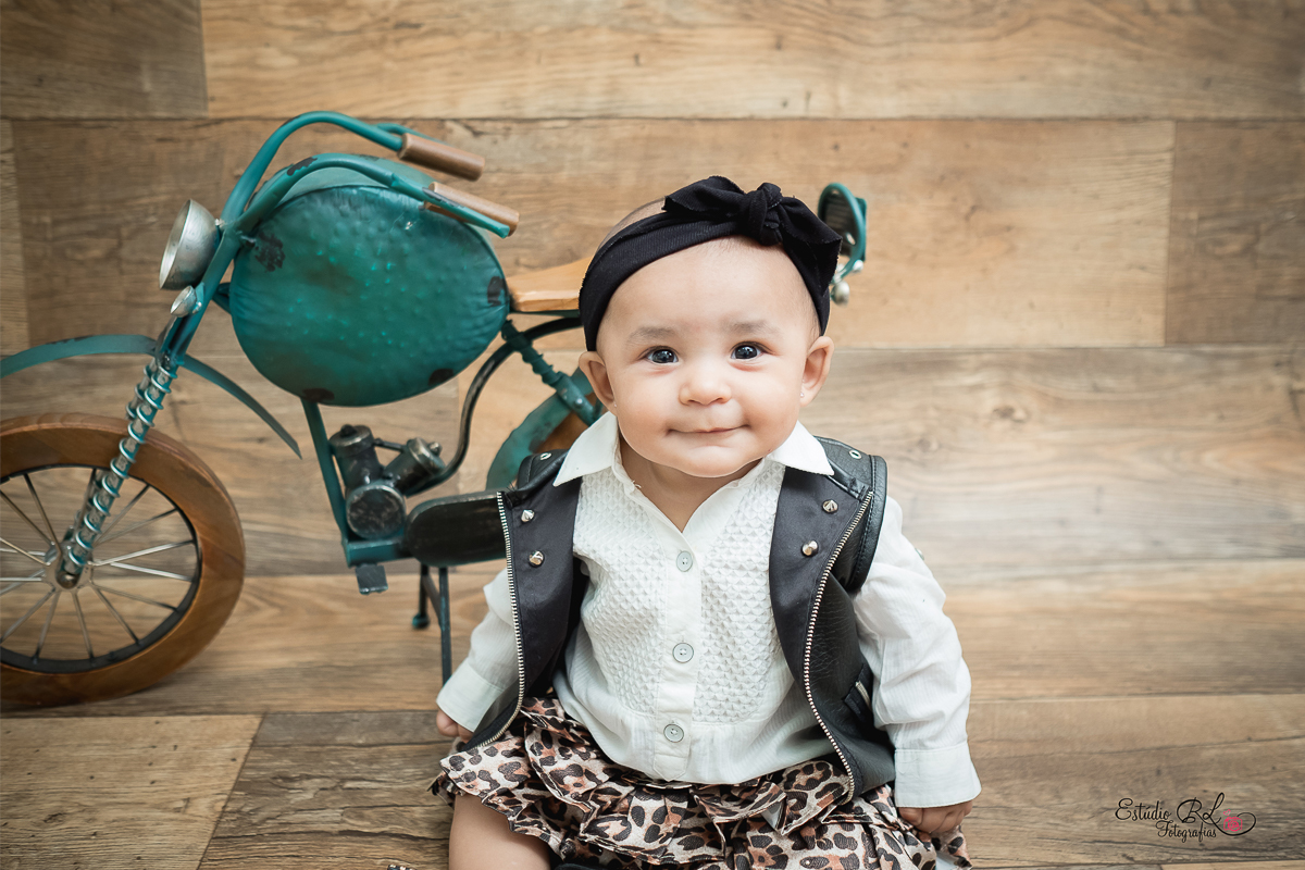 Pensem em um sorriso contagiante? Sim, o da Manu em seu ensaio de acompanhamento de 6 meses!

Ela continua ficando a cada dia mais linda, uma fofura de bebê    