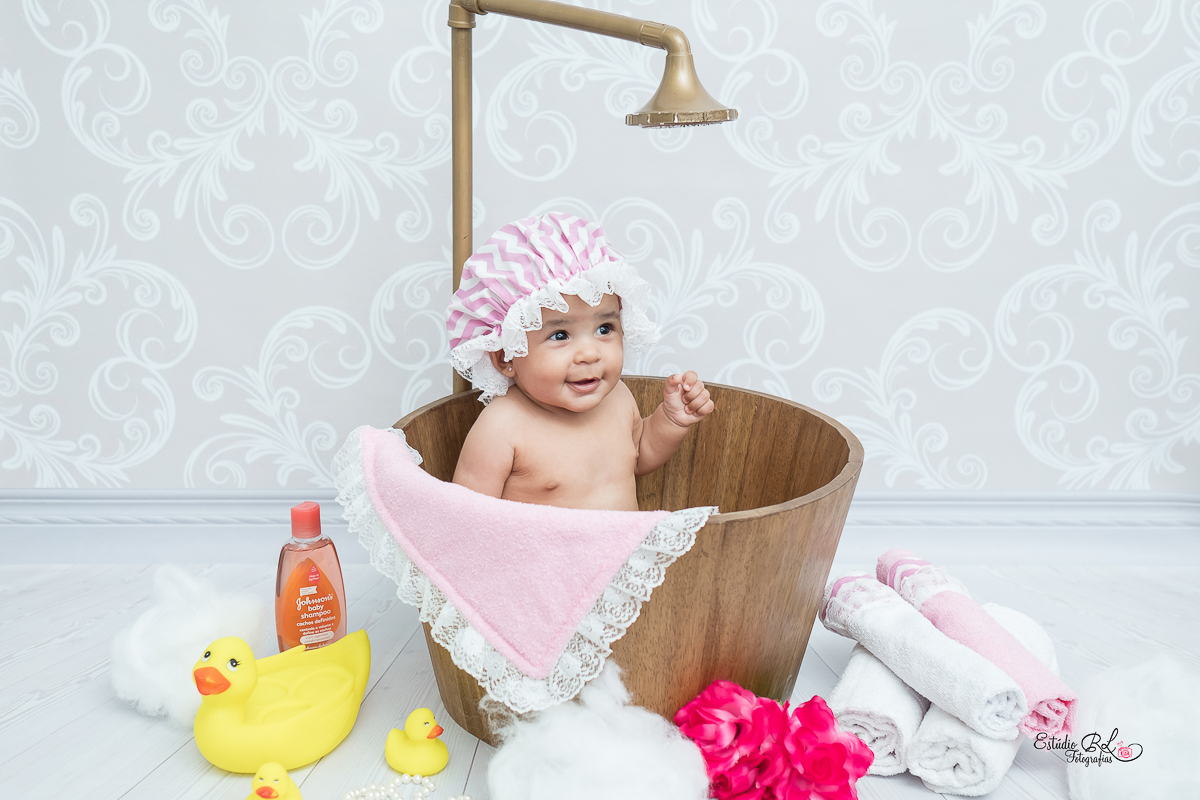 Pensem em um sorriso contagiante? Sim, o da Manu em seu ensaio de acompanhamento de 6 meses!

Ela continua ficando a cada dia mais linda, uma fofura de bebê    