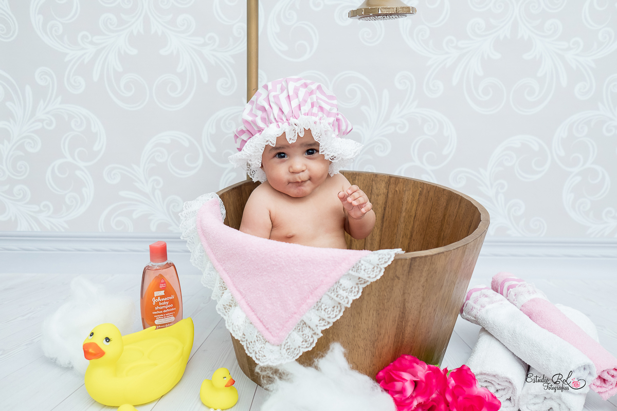 Pensem em um sorriso contagiante? Sim, o da Manu em seu ensaio de acompanhamento de 6 meses!

Ela continua ficando a cada dia mais linda, uma fofura de bebê    