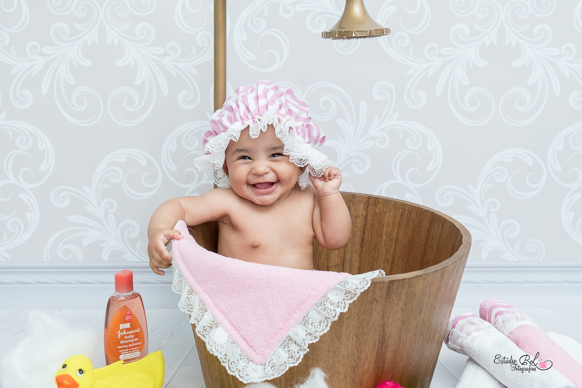 Pensem em um sorriso contagiante? Sim, o da Manu em seu ensaio de acompanhamento de 6 meses!

Ela continua ficando a cada dia mais linda, uma fofura de bebê    