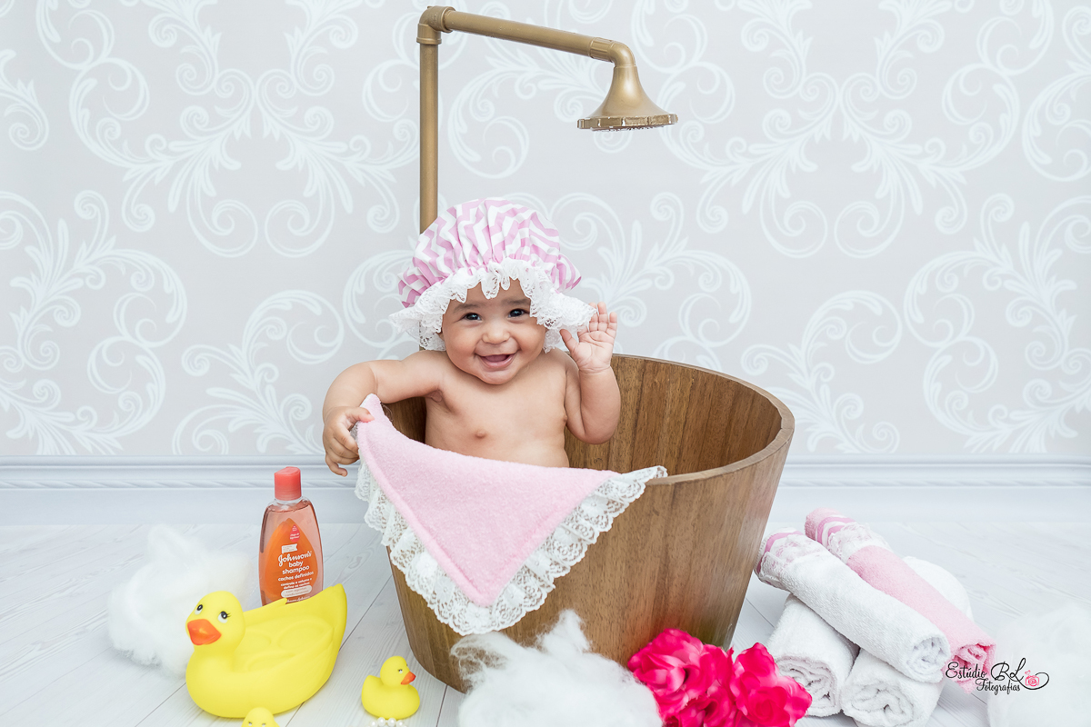 Pensem em um sorriso contagiante? Sim, o da Manu em seu ensaio de acompanhamento de 6 meses!

Ela continua ficando a cada dia mais linda, uma fofura de bebê    