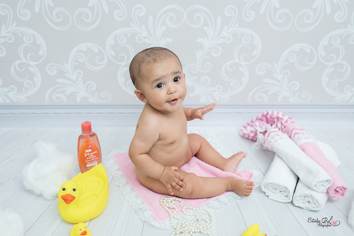 Pensem em um sorriso contagiante? Sim, o da Manu em seu ensaio de acompanhamento de 6 meses!

Ela continua ficando a cada dia mais linda, uma fofura de bebê    