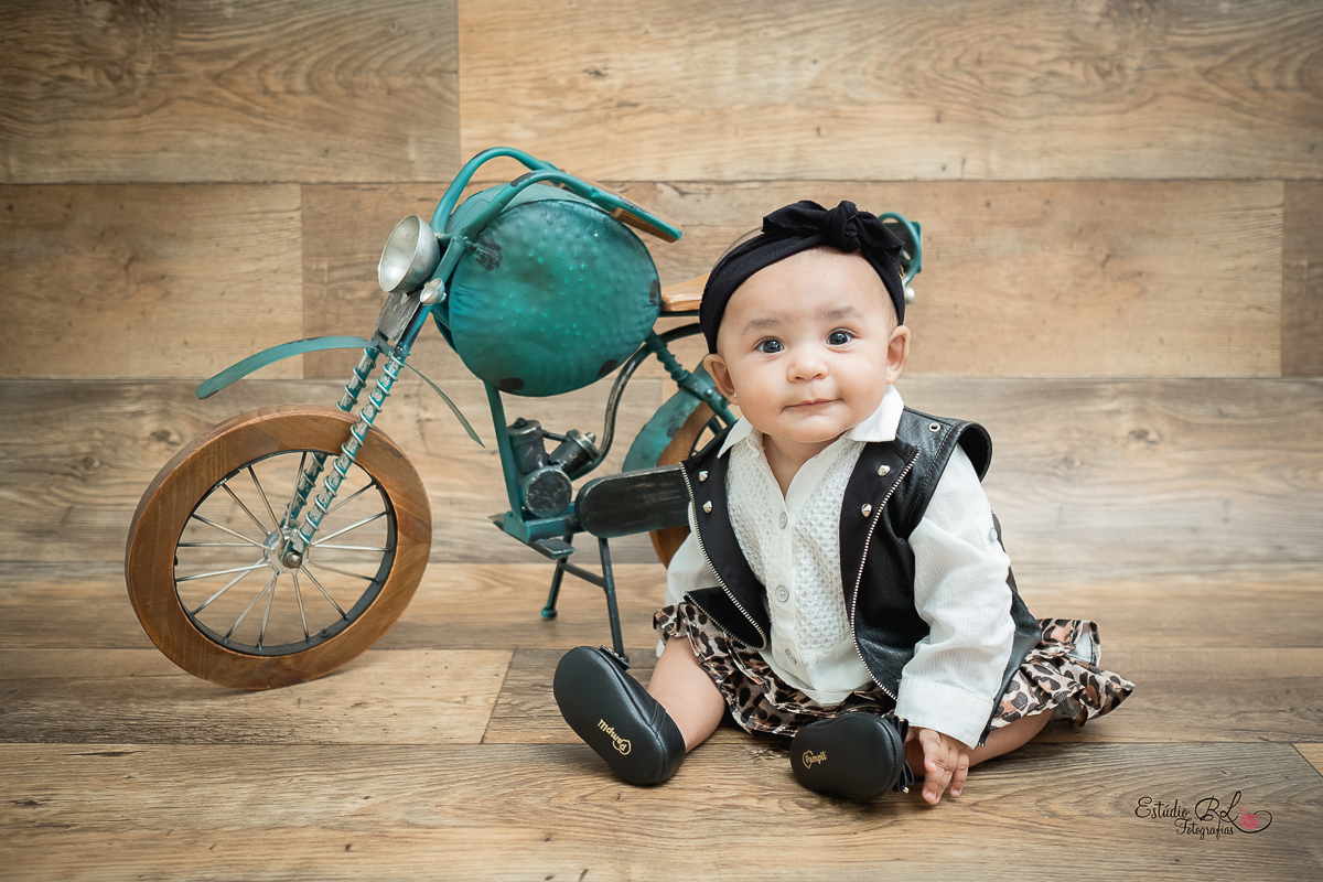 Pensem em um sorriso contagiante? Sim, o da Manu em seu ensaio de acompanhamento de 6 meses!

Ela continua ficando a cada dia mais linda, uma fofura de bebê    