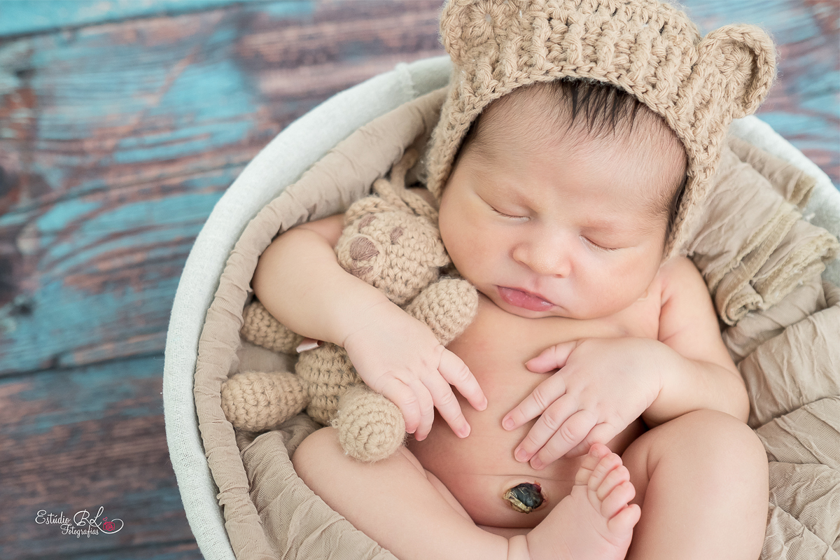 O Pietro chegou!!!!! Tão lindooo… Tão fofoooooooo 

chegou enchendo a vida dessa família de alegria e muita luz.

Pietro é uma delícia de bebê, super tranquilinho 

Nosso ensaio foi uma gostosura e Amamos demais conhecer vocês <3 