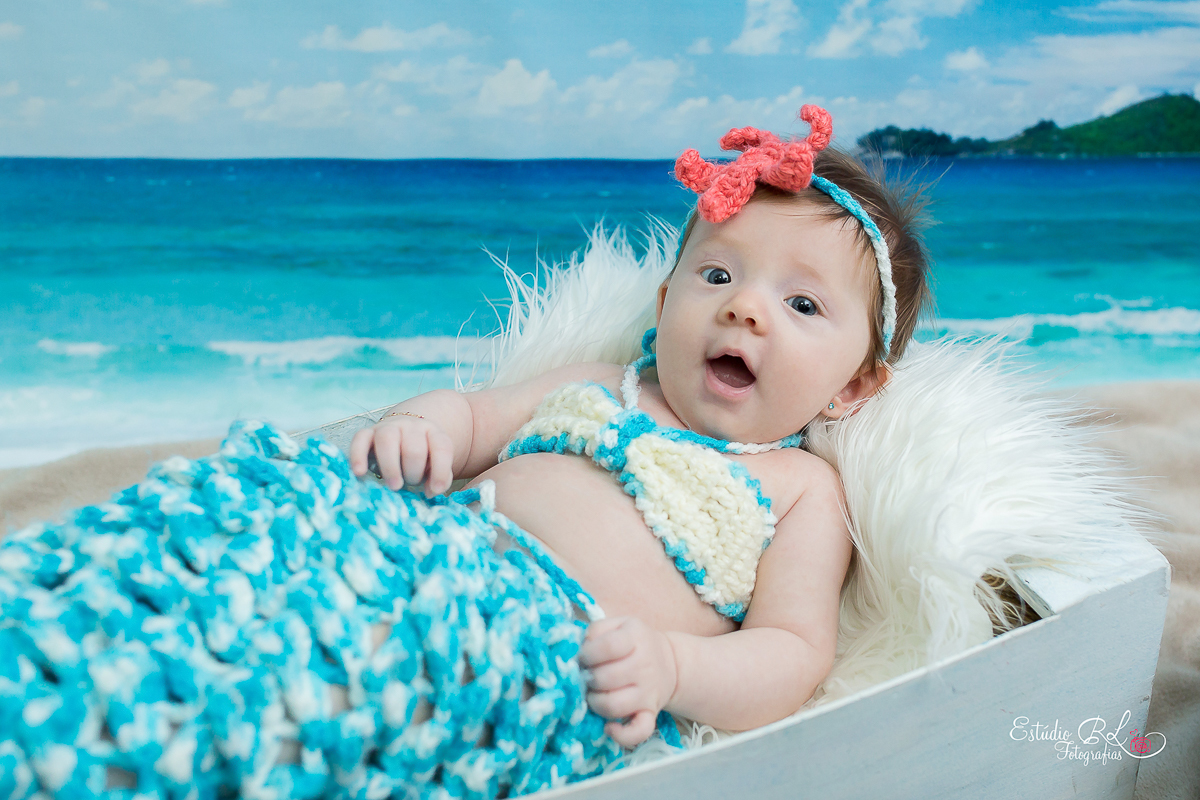 Princesinha Isabela sempre tão doce e simpática uma fofura que da ate vontade apertar....as fotos ficou uma delicadeza só no ensaio do acompanhamento trimestral registrando os seus 3 meses!