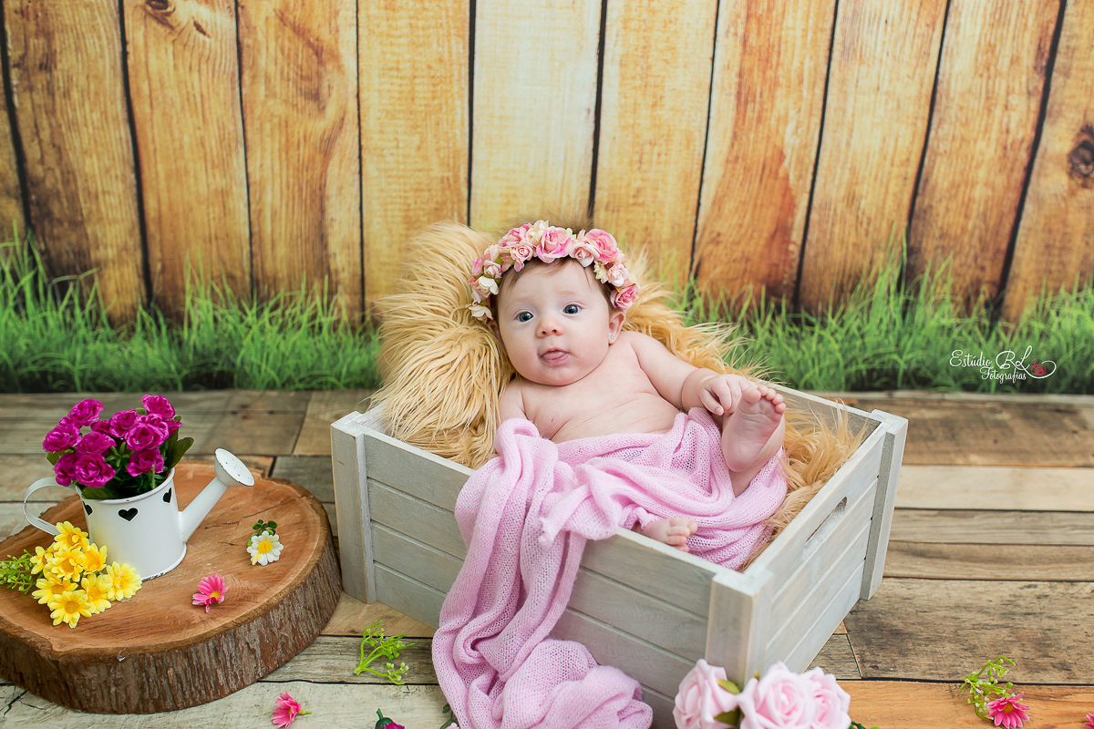 Princesinha Isabela sempre tão doce e simpática uma fofura que da ate vontade apertar....as fotos ficou uma delicadeza só no ensaio do acompanhamento trimestral registrando os seus 3 meses!