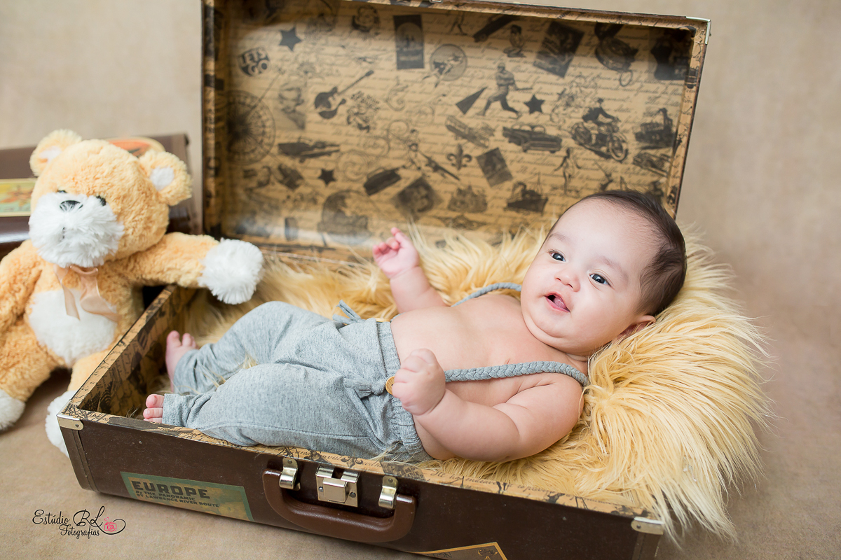 Samuel é um fofuxo. Gente não dá vontade de morder?...rsrs..3 meses de pura gostosura <3 <3