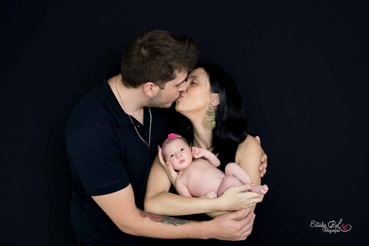 Chegou a vez de mostrar a  sessão da Sara!!! Uma linda e delicada bebê, Sara já encantando a todos com seus 14 dias de vida.