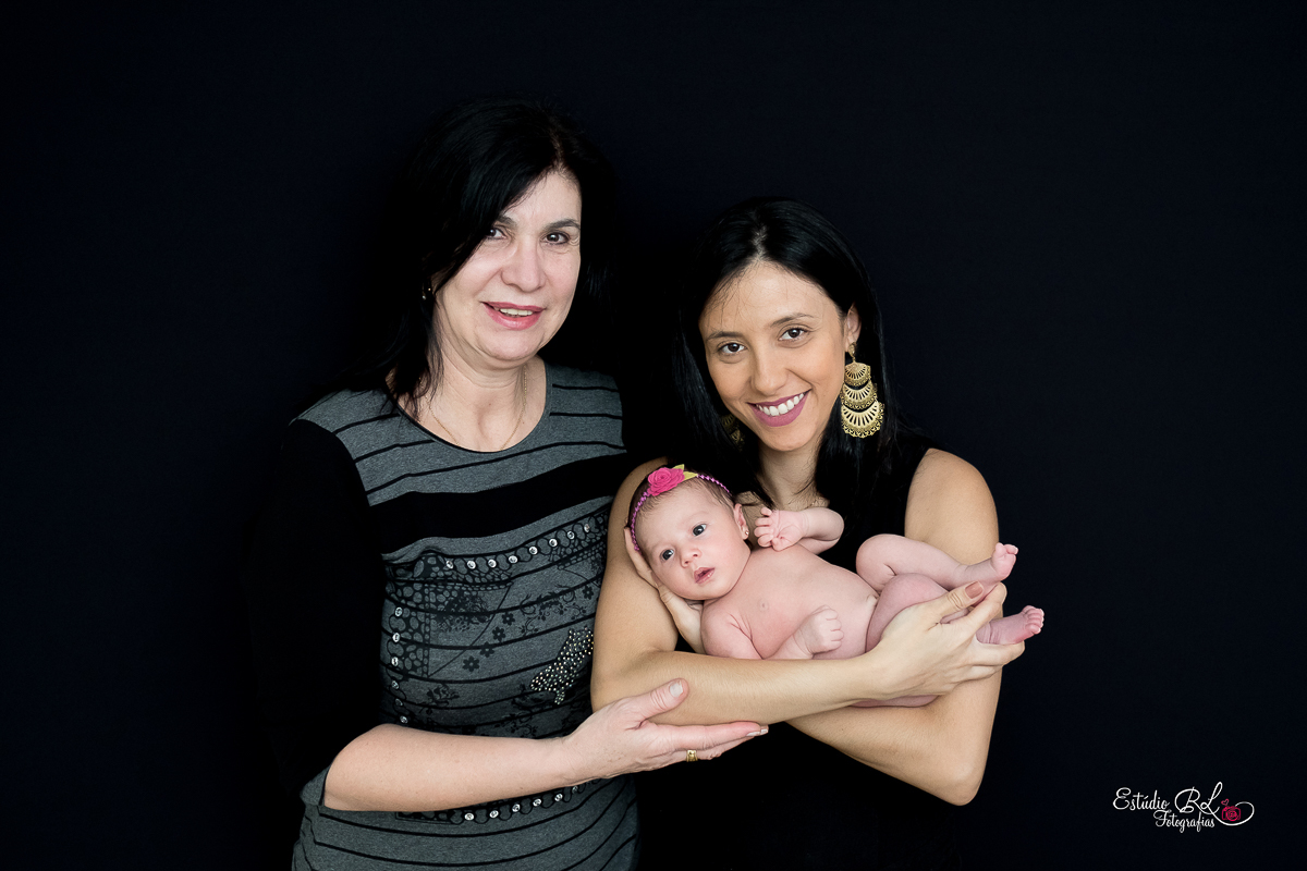 Chegou a vez de mostrar a  sessão da Sara!!! Uma linda e delicada bebê, Sara já encantando a todos com seus 14 dias de vida.