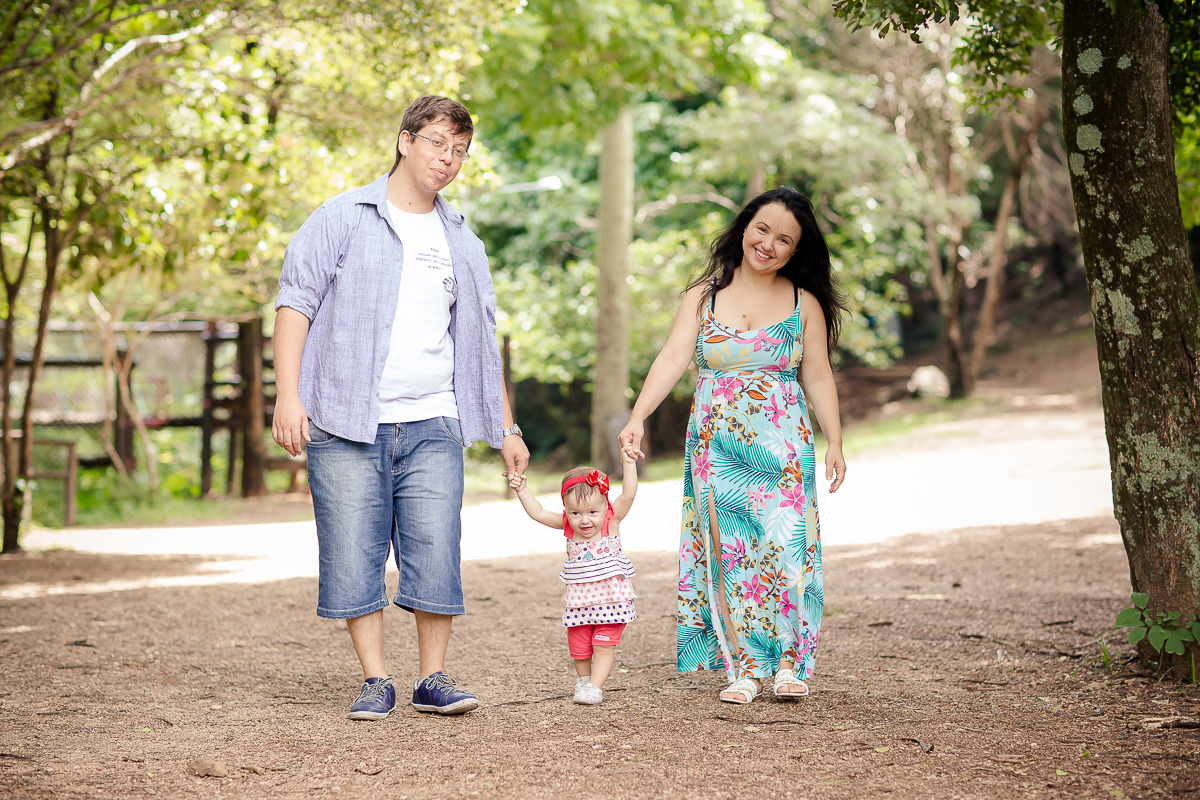 Linda e graciosa princesa muita fofa,  O Smash the cake da Maria Antonia com tema de jardim ficou apaixonante. ♥

 Essa menininha consegue bater todos recordes de  simpatia e fofura, ela é mais que demais! 