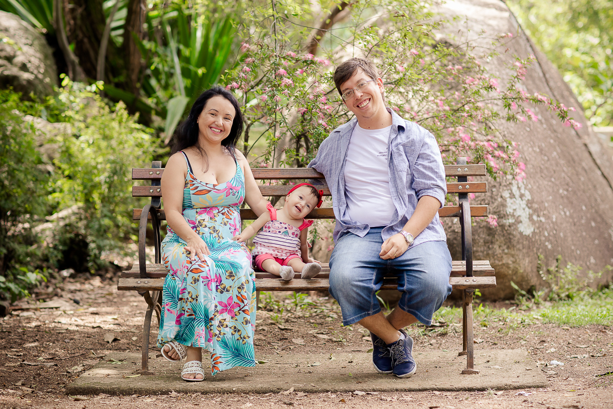 Linda e graciosa princesa muita fofa,  O Smash the cake da Maria Antonia com tema de jardim ficou apaixonante. ♥

 Essa menininha consegue bater todos recordes de  simpatia e fofura, ela é mais que demais! 