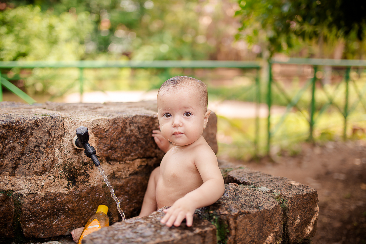 Linda e graciosa princesa muita fofa,  O Smash the cake da Maria Antonia com tema de jardim ficou apaixonante. ♥

 Essa menininha consegue bater todos recordes de  simpatia e fofura, ela é mais que demais! 