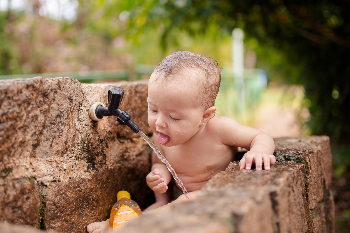 Linda e graciosa princesa muita fofa,  O Smash the cake da Maria Antonia com tema de jardim ficou apaixonante. ♥

 Essa menininha consegue bater todos recordes de  simpatia e fofura, ela é mais que demais! 