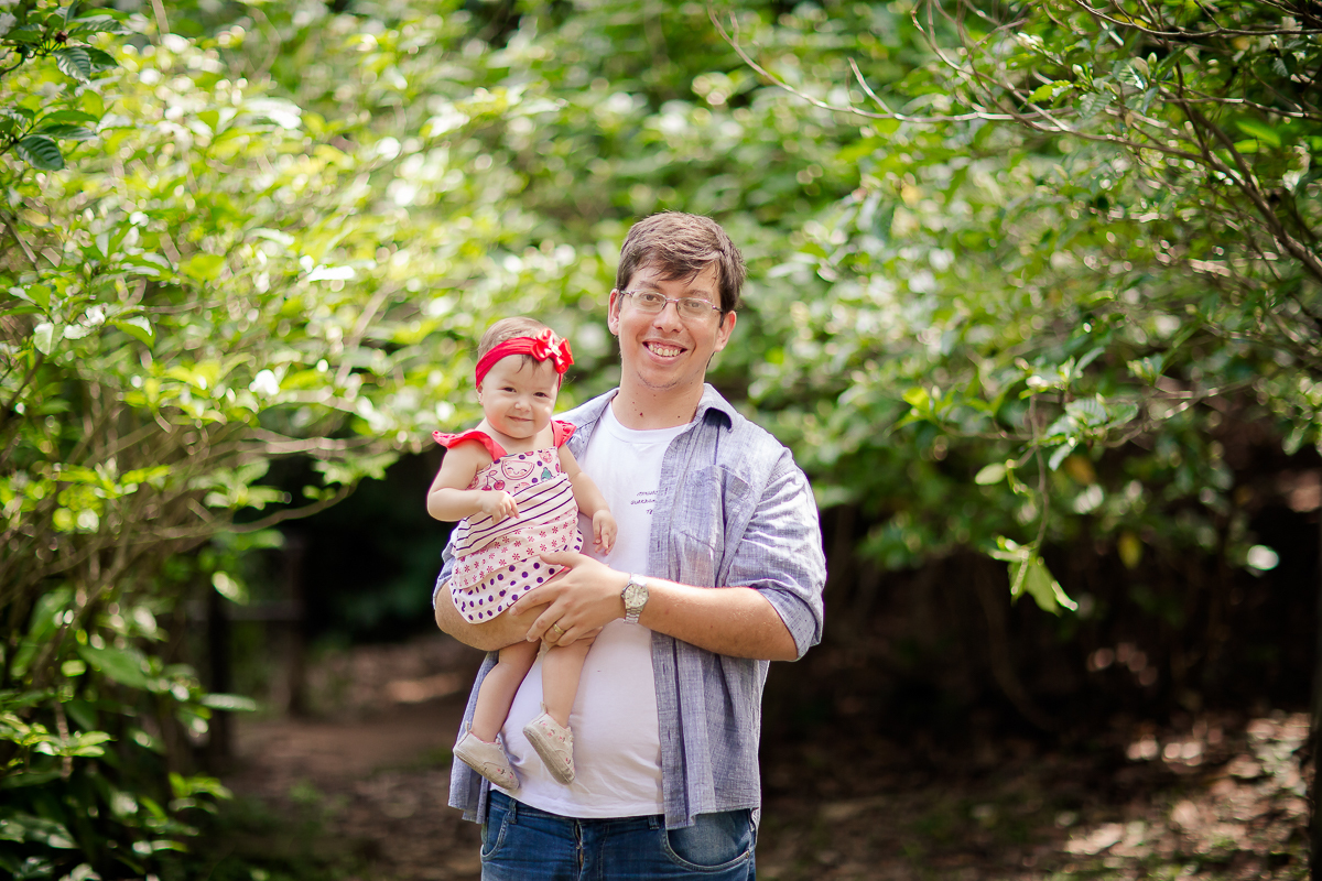 Linda e graciosa princesa muita fofa,  O Smash the cake da Maria Antonia com tema de jardim ficou apaixonante. ♥

 Essa menininha consegue bater todos recordes de  simpatia e fofura, ela é mais que demais! 