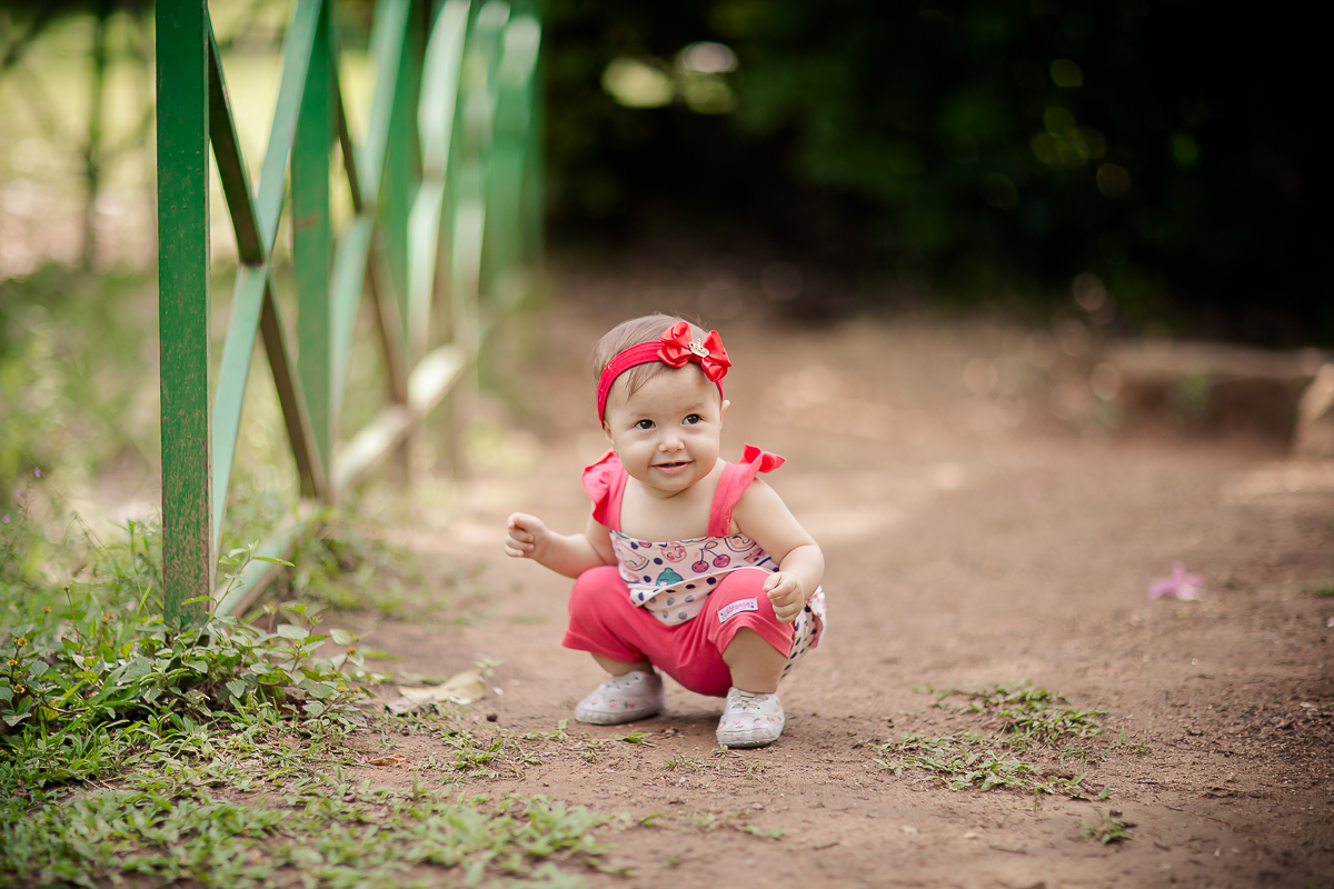 Linda e graciosa princesa muita fofa,  O Smash the cake da Maria Antonia com tema de jardim ficou apaixonante. ♥

 Essa menininha consegue bater todos recordes de  simpatia e fofura, ela é mais que demais! 