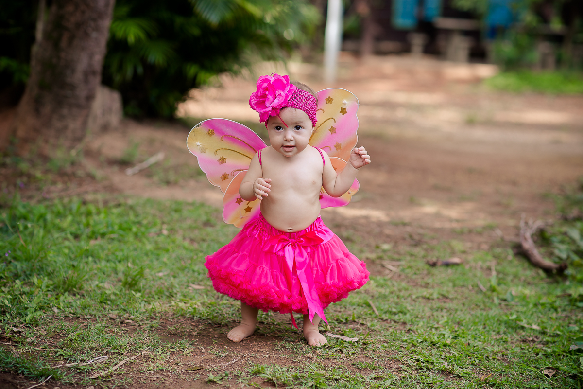 Linda e graciosa princesa muita fofa,  O Smash the cake da Maria Antonia com tema de jardim ficou apaixonante. ♥

 Essa menininha consegue bater todos recordes de  simpatia e fofura, ela é mais que demais! 