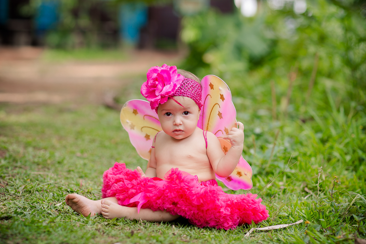 Linda e graciosa princesa muita fofa,  O Smash the cake da Maria Antonia com tema de jardim ficou apaixonante. ♥

 Essa menininha consegue bater todos recordes de  simpatia e fofura, ela é mais que demais! 