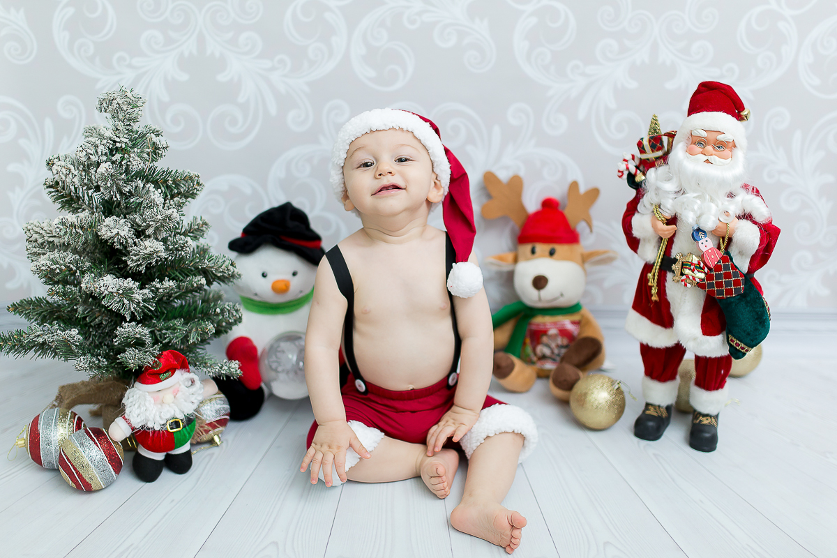 Sim! O Davi já está com 9 meses!

Sempre com muita simpatia e um charme enorme, mais uma vez Davi arrasou na sua sessão de acompanhamento!!!

 E no ensaio desse mês fizemos as fotos para comemorar o Natal.... 