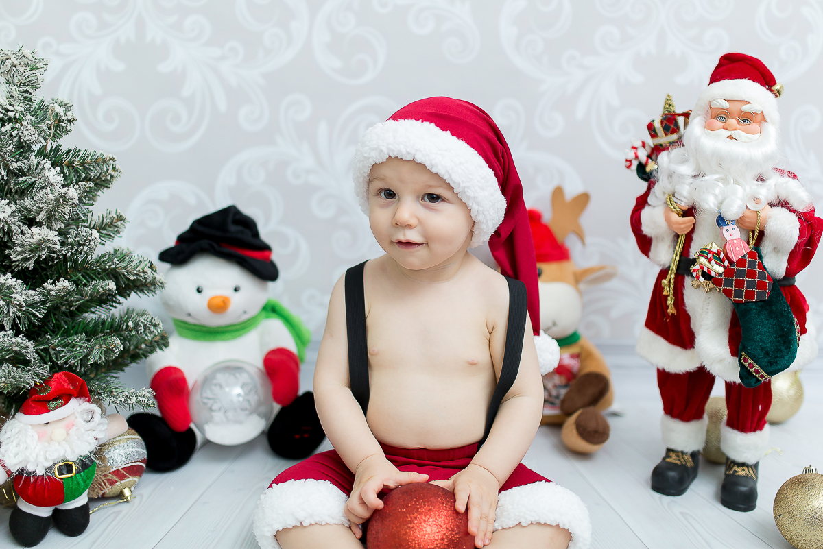 Sim! O Davi já está com 9 meses!

Sempre com muita simpatia e um charme enorme, mais uma vez Davi arrasou na sua sessão de acompanhamento!!!

 E no ensaio desse mês fizemos as fotos para comemorar o Natal.... 