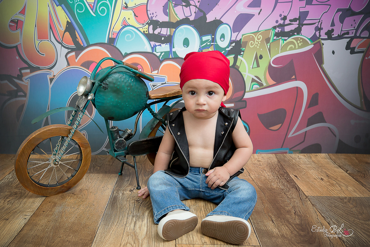 Olha só o Daniel todo charmosinho!!!

Daniel voltou em nosso estúdio para sua sessão de 9 meses...

Fotografar esse bebê é sempre uma farra, porque ele é muito sapeca e sorridente! 