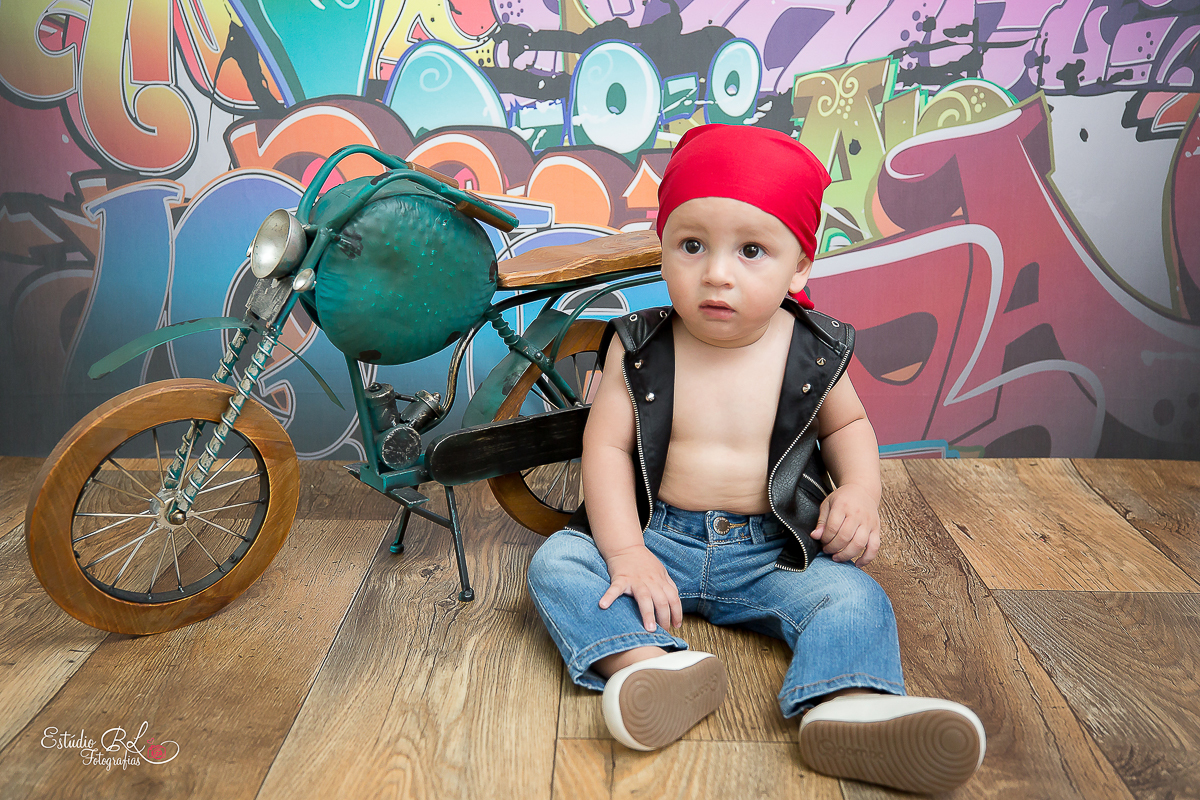 Olha só o Daniel todo charmosinho!!!

Daniel voltou em nosso estúdio para sua sessão de 9 meses...

Fotografar esse bebê é sempre uma farra, porque ele é muito sapeca e sorridente! 