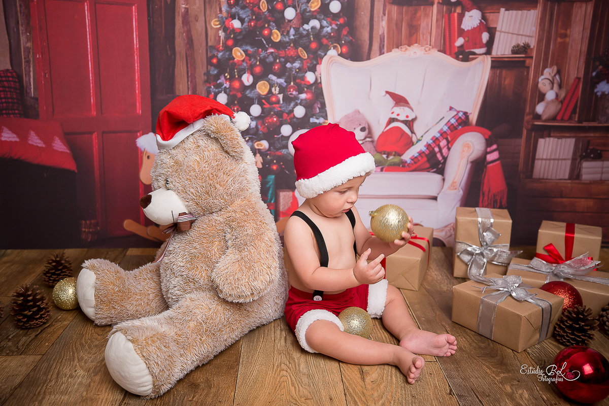 Olha só o Daniel todo charmosinho!!!

Daniel voltou em nosso estúdio para sua sessão de 9 meses...

Fotografar esse bebê é sempre uma farra, porque ele é muito sapeca e sorridente! 