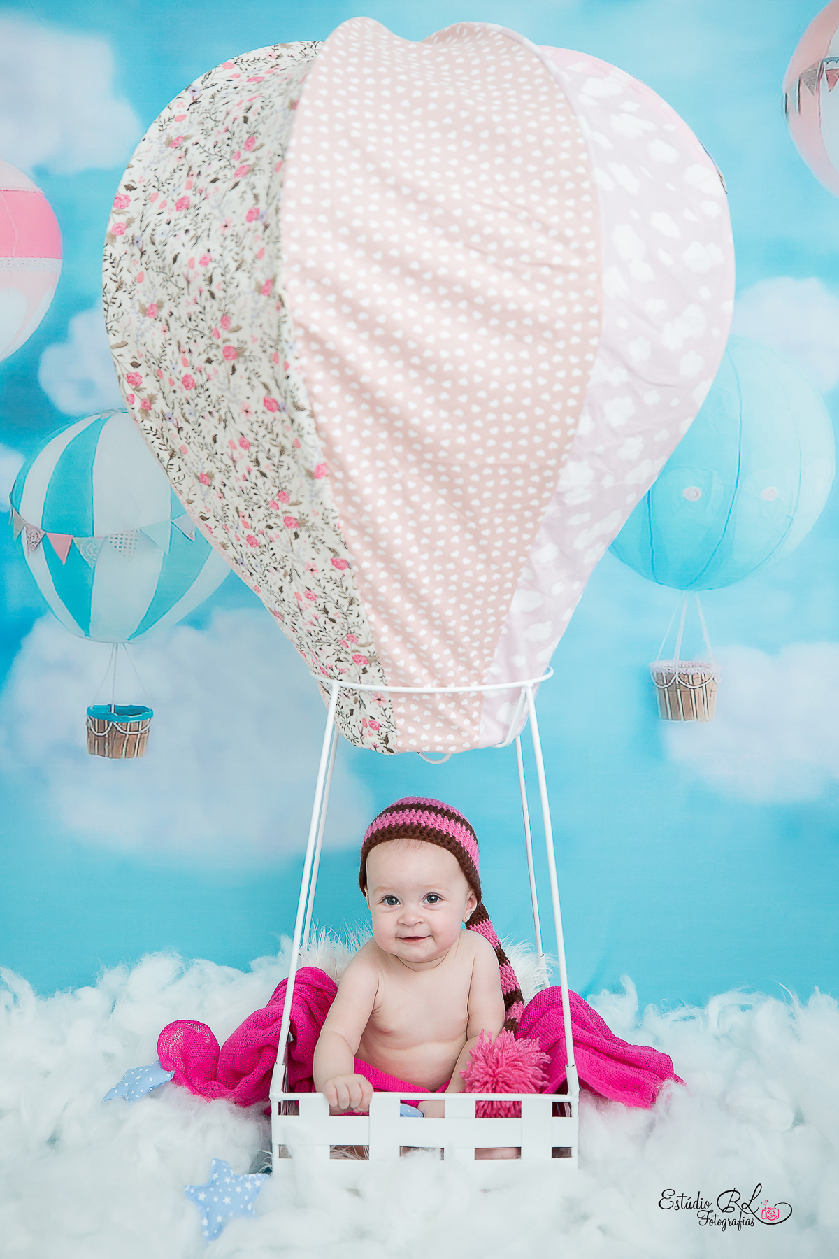 A linda da Helena já apareceu por aqui com sua sessão newborn e no acompanhamento de 3 meses. 

Agora chegou a vez da sessão de 6 meses (e ela já senta sozinha!!!) Aproveitamos para fazer a sessão de Natal....Foi muito divertido