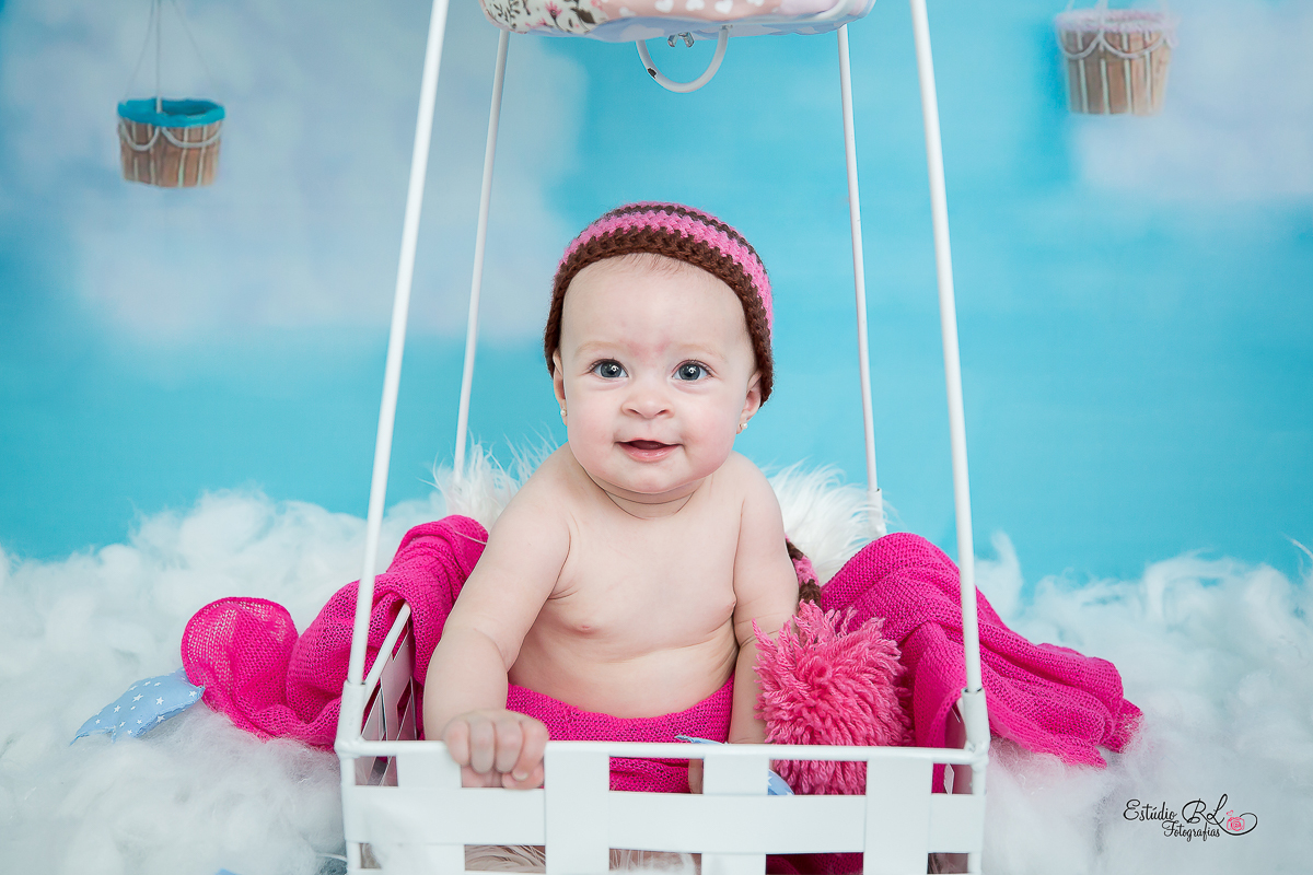 A linda da Helena já apareceu por aqui com sua sessão newborn e no acompanhamento de 3 meses. 

Agora chegou a vez da sessão de 6 meses (e ela já senta sozinha!!!) Aproveitamos para fazer a sessão de Natal....Foi muito divertido