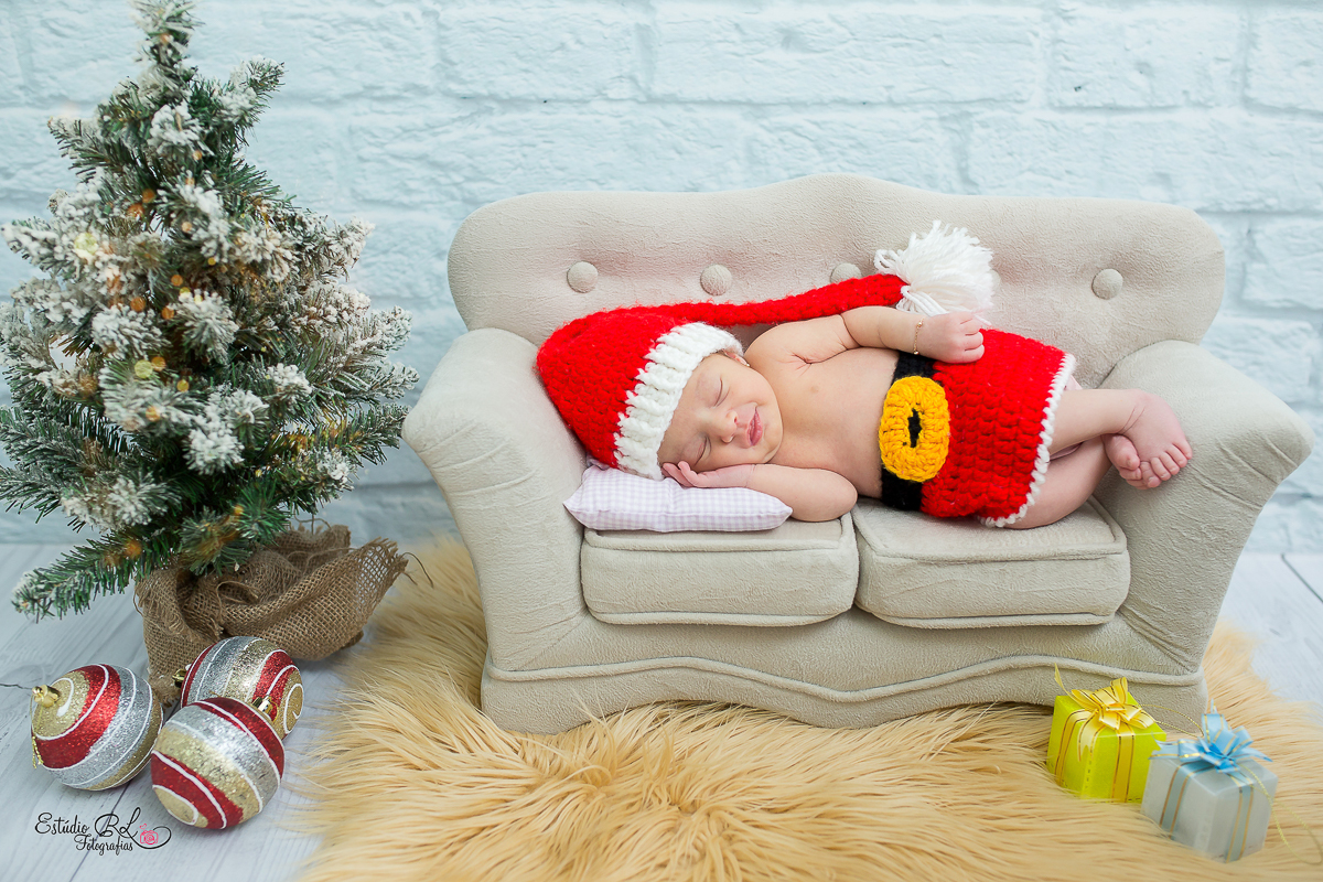 Hoje é o dia de mostrar a beleza e a fofura desta bebê que veio fazer seu ensaio newborn com 11 dias. Estamos apaixonados pela Manuela!!