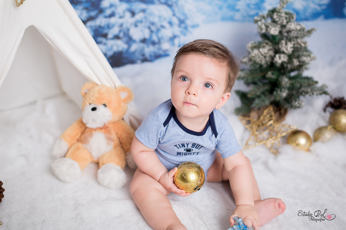 Théo arrasou na sua sessão de acompanhamento de 9 meses pensa numa fofura, tão gordinho, cabeludinho e esperto, morro de amores por essas fofuras!!!... 